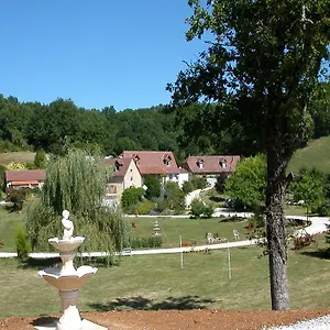 hameau-les-combelles.midi-pyreneeshotels.com/